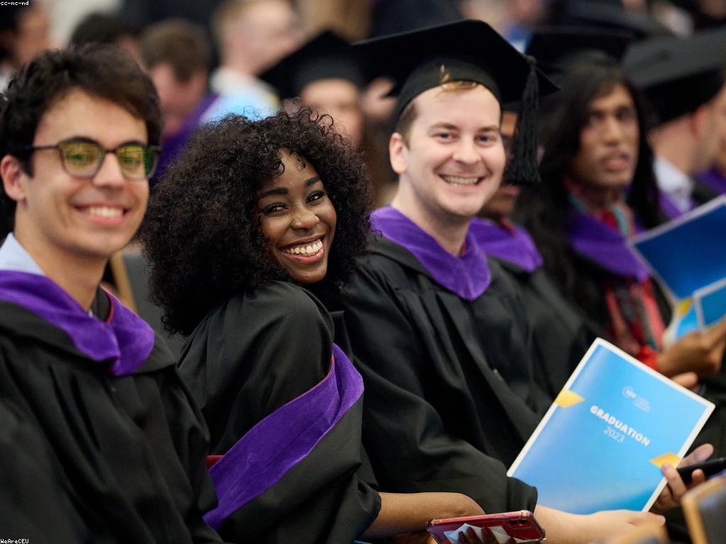 សន្និបាត និងសិក្ខាសាលា៖ ការបង្ហាញពីការប្រជុំ និងការសិក្សាដែលមានប្រសិទ្ធភាព